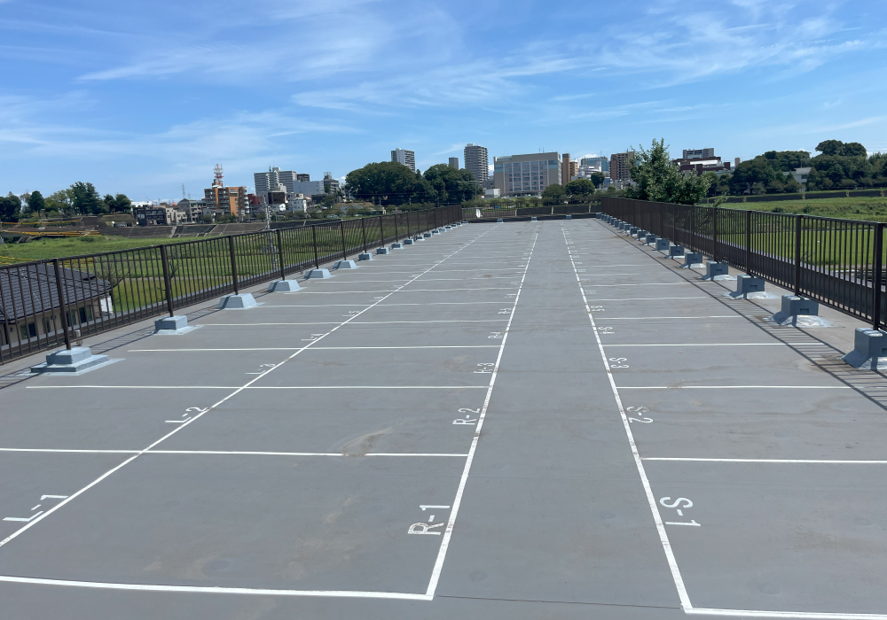 【小山の花火大会 屋上観覧プラン】特別なひとときを、屋上の解放空間で贅沢にお楽しみいただけます！《一般販売スタート》・画像